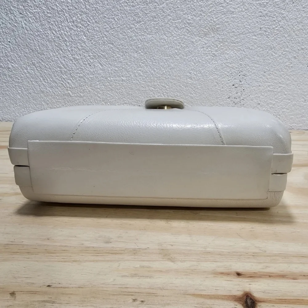 Vtg Lisette New York‎ Women's Leather White Clutch Shoulder Strap Bag